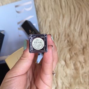 artistry Makeup - Artistry Nude Shimmery Highlighter artistry Makeup - Artistry Nude Shimmery Highlighter